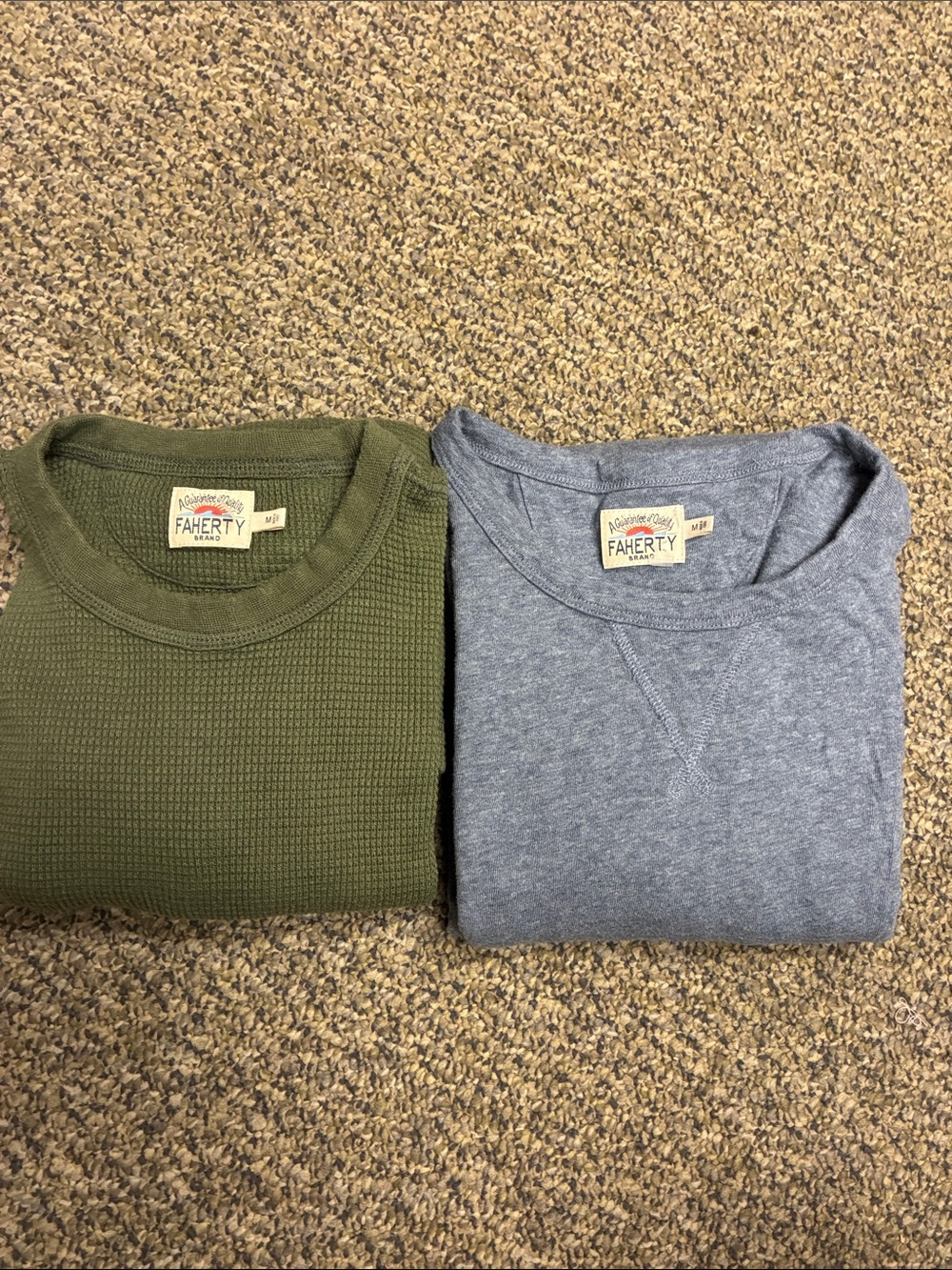 Lot of 2 Faherty Olive & Heather Blue Crewneck shirt